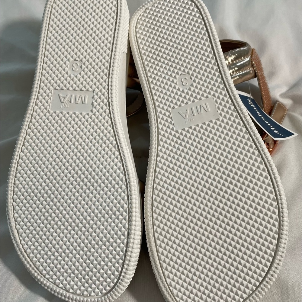 Girl’s MIA Gold and Tan Sandals - Picture 6 of 6